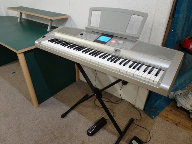 Piano yamaha dgx 305 deals