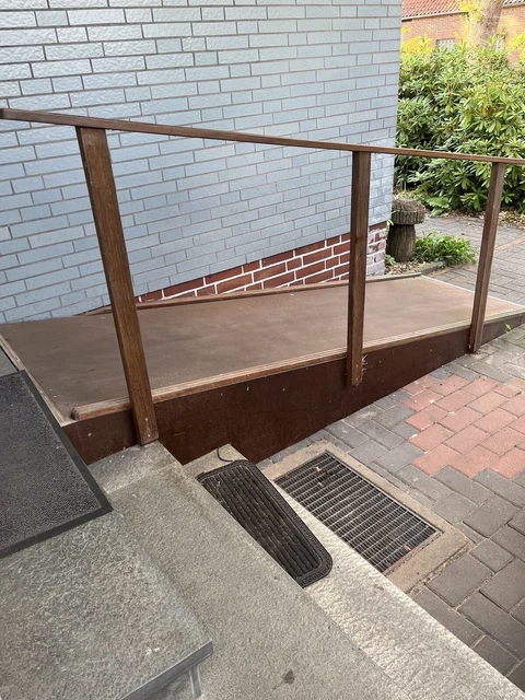 Rampe für Rollstuhl