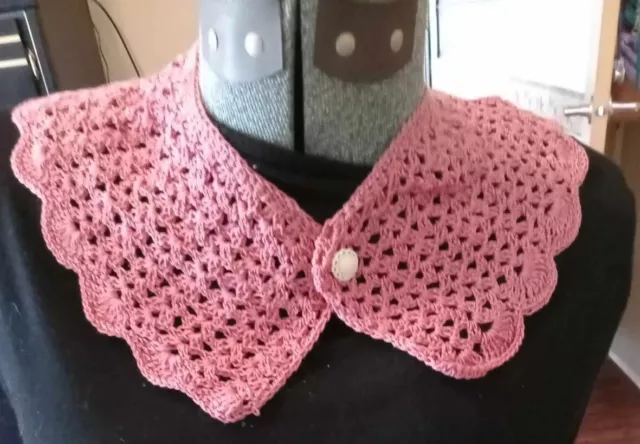 Women's Collar, Vintage, Hand Crocheted, 4in Wide,  Dusty Rose, Scalloped Edge,