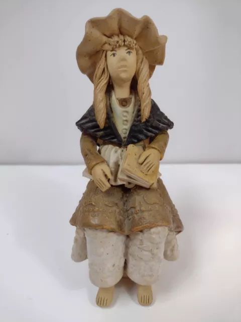 Val Newman Keramik Designer Figur. signiert 1988-1994 Mädchen mit Buch. Chip/Hut