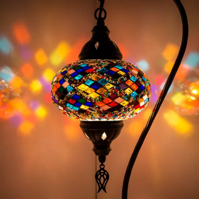 Lampada da tavolo con decorazione natalizia a mosaico, in vetro, forma di uova