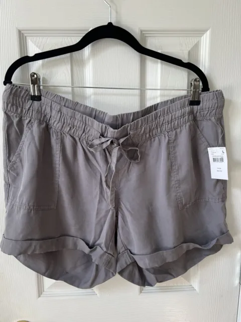 A Pea In The Pod Maternity NEW With Tag Size L Gray Joie Cuffed Shorts