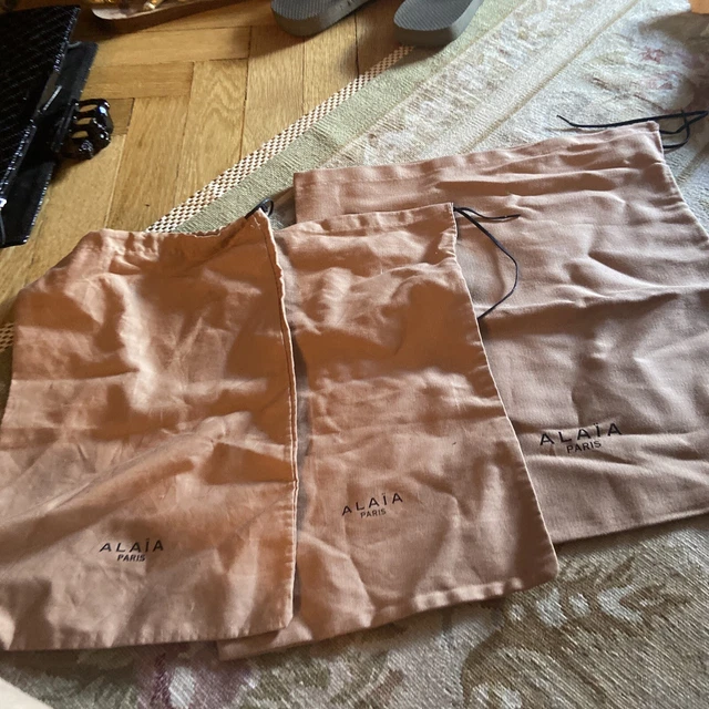 3 bolsas para zapatos Alaia
