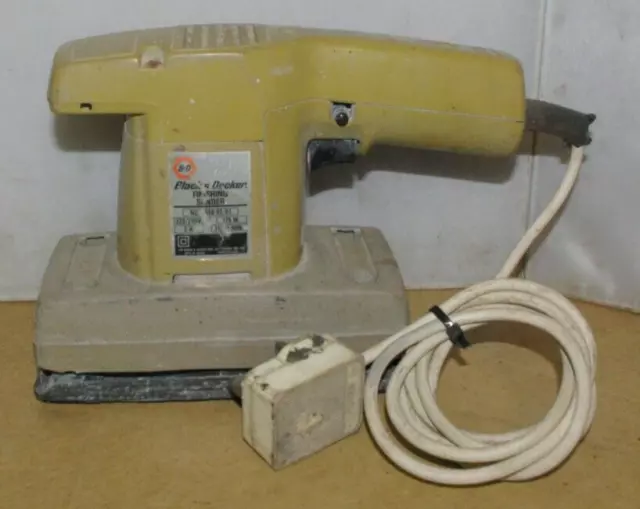 Black & Decker No. 550-02/01 Corded Finishing Sander 220/240v 175w Canada