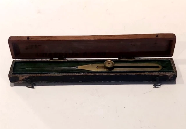 Ancien Mètre Pliant En Laiton - Instrument De Mesure 1800-1899