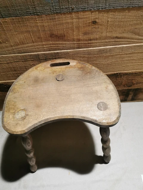 Petit Tabouret Vintage En Bois – Tripode D'Occasion, Hauteur 33 Cm, Marron Naturel