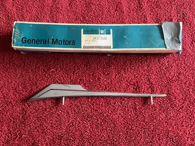 Nos Gm 3878608 1966 Chevelle Elcamino Malibu Hood Crown Molding Ss 396 427