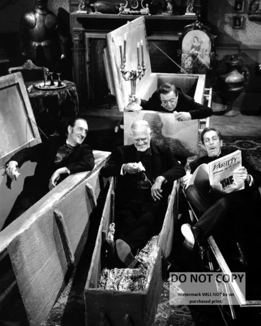 Peter Lorre, Vincent Price, Boris Karloff And Basil Rathbone 8X10 Photo (Zy-969)