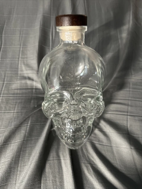 Crystal Head Skull Vodka Dan Ackroyd Glass Bottle 750ml Skeleton / Liquor Empty Crystal Head Skull Vodka Dan Ackroyd Glass Bottle 750ml Skeleton / Liquor Empty