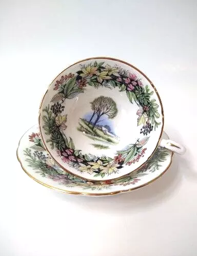 Vintage Paragon Fine Bone China Queens Seasonal Greetings Tea Cup & Saucer Set