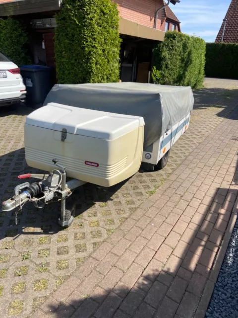 Wohnwagen mit Klapp/Faltaufbau