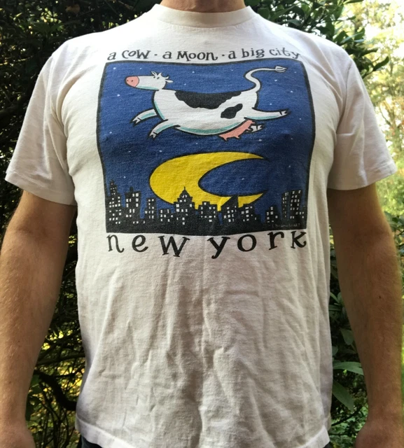 T-SHIRT A COW a Moon a Big City New York NYC SoHo Manhattan