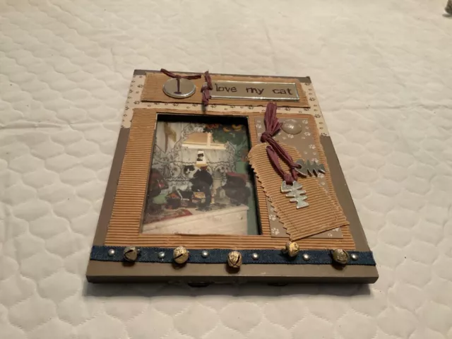 CAT PICTURE FRAME VERY DECORATED 9.5” x 7.5” WITH EASEL