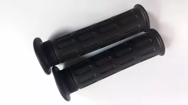 Set Di 2 Manopole di Gomma Nero Manubrio Mini Quad Atv e Moto