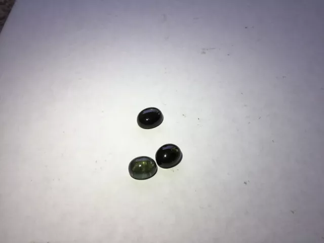 CABOCHON OVALE TOURMALINE NATUREL, DE QUALITÉ FINE, VERT PROFOND, LOT DE 3 pièces 3