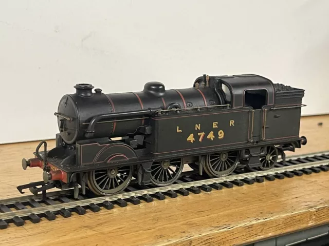 Hornby Oo Gauge R2251 Lner Black Lined 0-6-2T Class N2 '4749' Loco Weathered