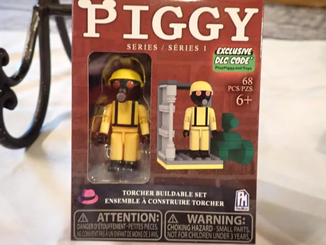 PIGGY 2.5'' BUILDABLE FIGURE - PIGGY WITH EXCLUSIVE DLC CODE