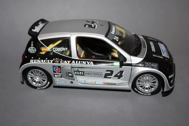 Revell 28504 1:18 Modellauto Renault Sport Clio V6 Trophey   ohne OVP