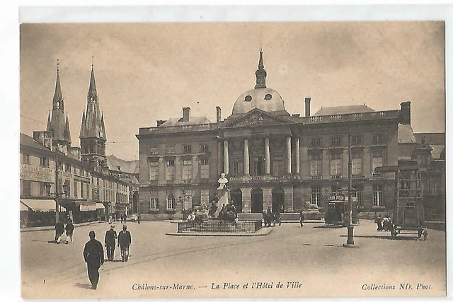 51 Chalons Sur Marne  , La Place Et L' Hotel De Ville