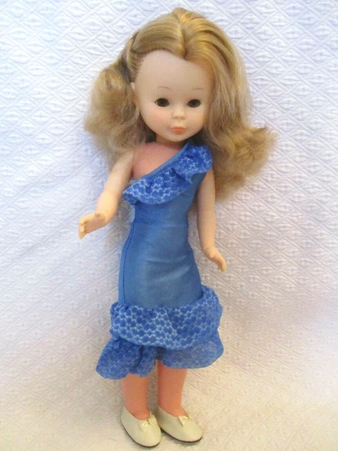 POUPÉE MANNEQUIN NANCY Famosa yeux marguerite taille articulée vintage années 80 EUR 46,55 - FR POUPÉE MANNEQUIN NANCY Famosa yeux marguerite taille articulée vintage années 80 EUR 46,55 - FR