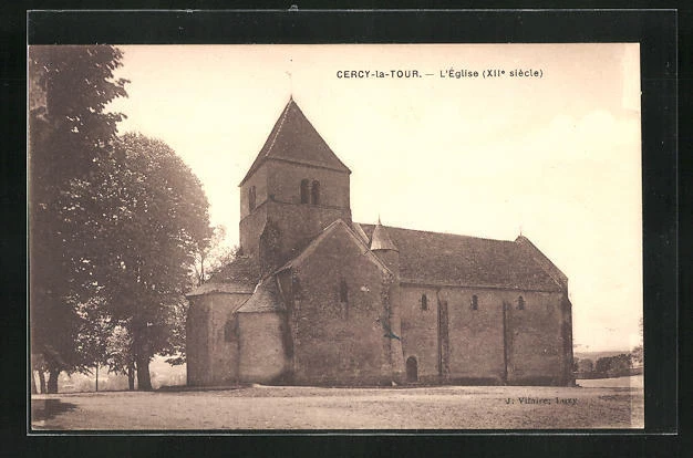 CPA Cercy-la-Tour, L´Église,  vue de l'Église