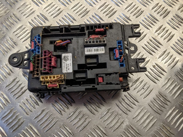 B522 BMW Fusible Boite Relais Unité 933788201 2