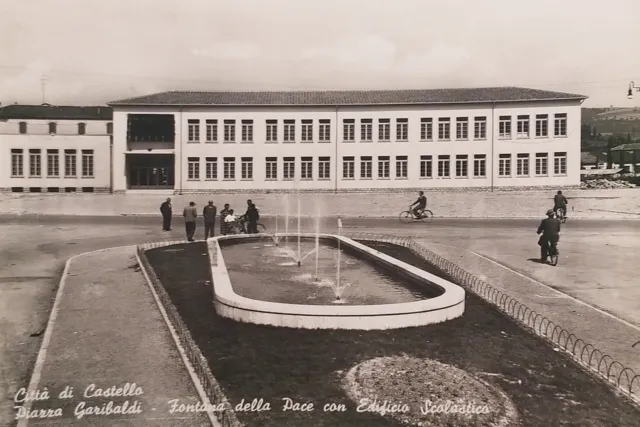 Cartolina - Città di Castello - Piazza Garibaldi - Fontana della Pace - 1954