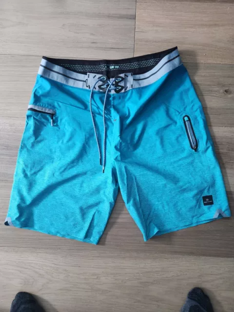 Rip Curl Mirage surf grip boardshorts size 33