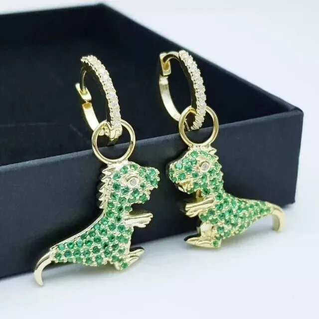 Im Labor erstellte Smaragd-Drachen-Ohrringe mit 2 Karat Rundschliff aus...