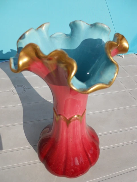 Ancien Vase Sarreguemines / Faïence Rouge Bleue Et Doree / Forme Tulipe /19Eme ?