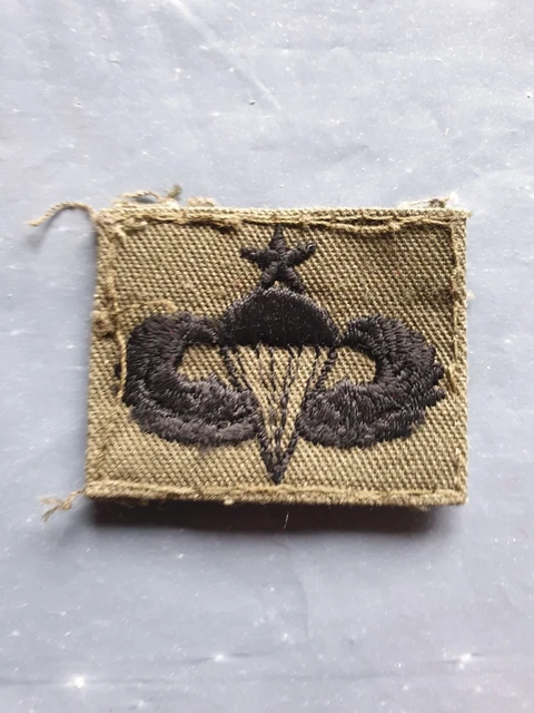 Veste US Army TCU M65 – Patch CIB Parachutiste – Reproduction