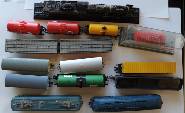 LIMA . Lot 2 Locomotives et 8 Wagons . CAPITOLE . HO