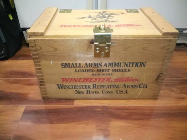 Vtg WINCHESTER Small Arms Ammunition Shot 500 Repeater Box Crate Wood Staynless