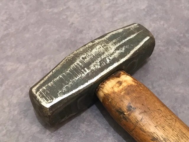 Ancien Marteau De Menuisier - Manche Bois 22,5 Cm - Tête Acier - Outil Main Vintage