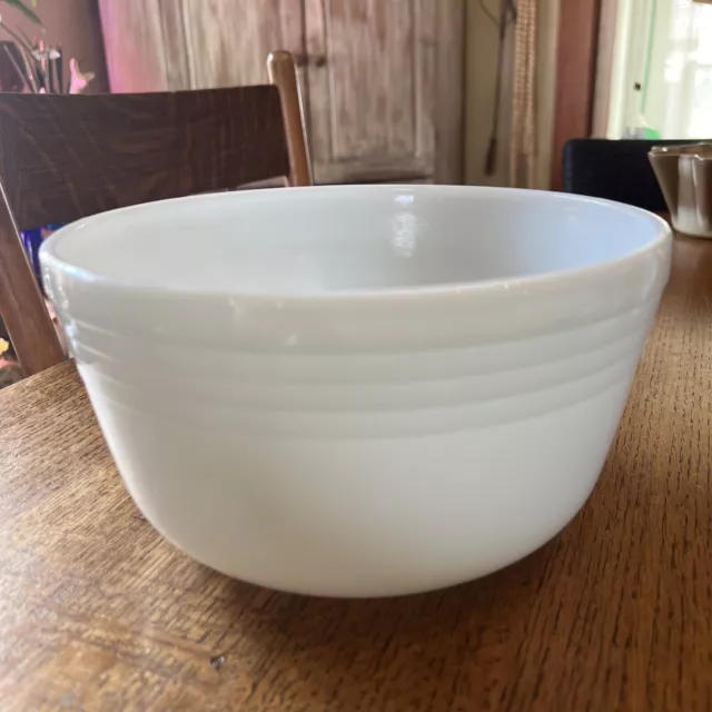 Vintage Pyrex Mixing Bowl White Ribbed Hamilton Beach Large 12 Cup Milk Glass