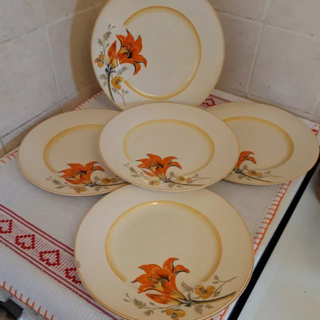 Vintage John Maddock & Sons Royal Ivory Gloria Dinner plates x 6