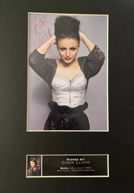 Handsigniertes montiertes Foto von CHER LLOYD, MUSIK Autogramm