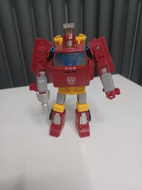 Hasbro Transformers Generations Selects Deluxe Class Action