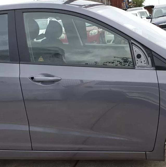 Hyundai i10 Mk2 FL 5dr 2017-2019 Pannello Porta Anteriore Lato Destro Avviamento Grigio Polvere V3G