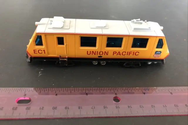 VTG Bachmann Union Pacific EC1 Track Cleaner HO Scale - NOT TESTED AS-IS
