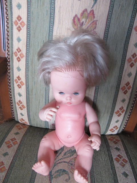 Poupon Ancien Plastique À VENDRE! - FR