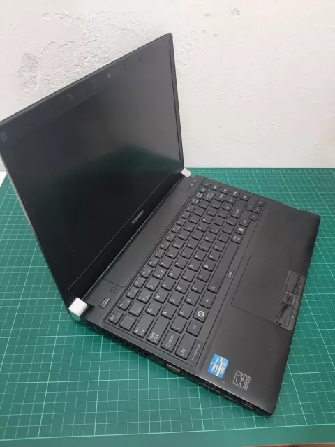 Toshiba PORTEGE R830-1G2 - 13.3' | i3-2350M | 8 GB DDR3 | 320 GB SATA | - UK.35