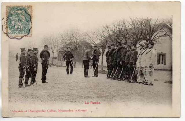 CHALONS SUR MARNE - Marne - CPA 51 - Vie Militaire Au camp - la parade Mourmelon