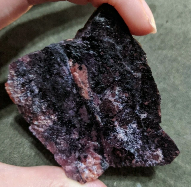 RARE! Sugilite (Sakura Pink) SEMI GEL Rough w/Friedelite & Bustamite - 264.55 ct RARE! Sugilite (Sakura Pink) SEMI GEL Rough w/Friedelite & Bustamite - 264.55 ct