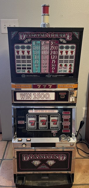 AGT IGT Diamond Double Quarter Slot Machine Vintage 1994/5  Ashtray And Keys