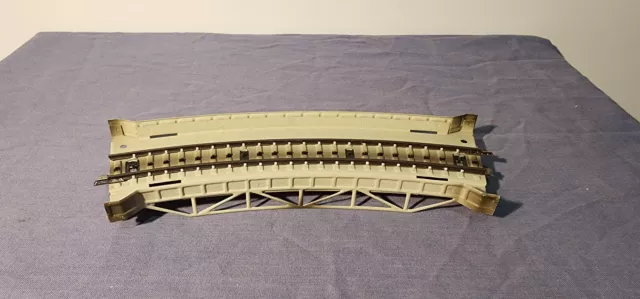 Marklin 7167 HO scale CURVED RAILWAY BRIDGE SECTION with 3-RAIL TRACK -pre-owned