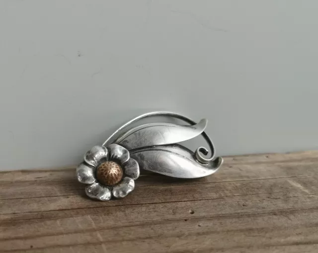 schöne alte 830 Silber Brosche - Blume Blüte mit Blattwerk - schönes Design