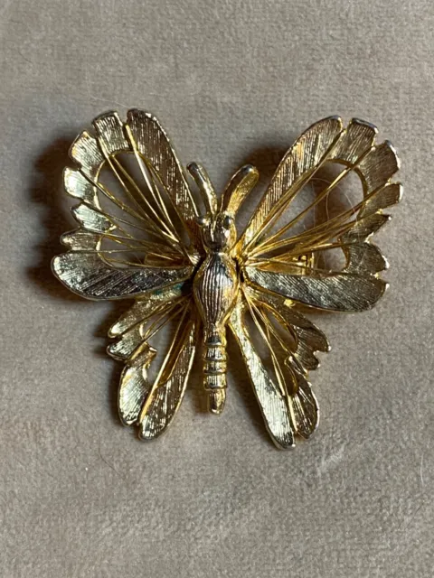 VINTAGE Gold Tone Butterfly filigree Pin Brooch 1 1/2"