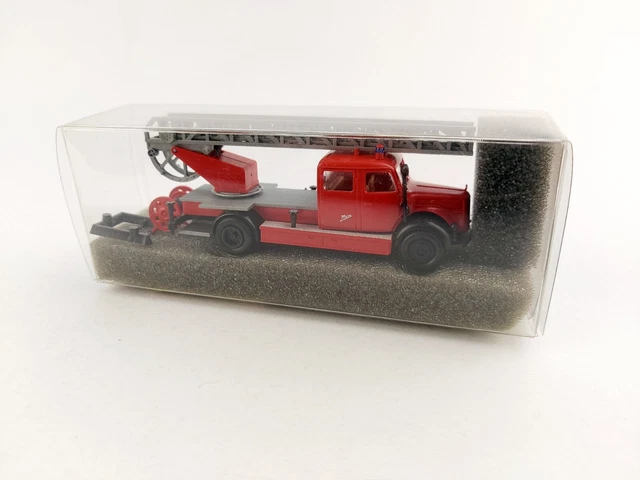 Brekina IFA H6 Bus Elfenbein Grün 29851 - Lkw-Modelle Und Baumaschin