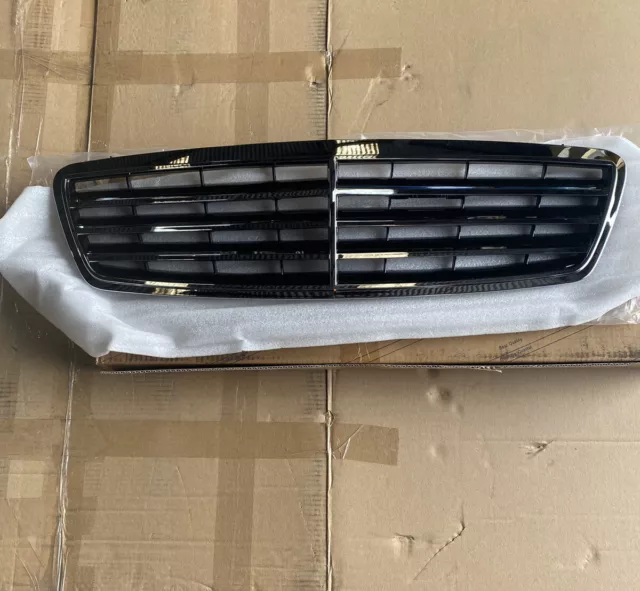 Front Grille (black) for Mercedes Benz C Class 203 Sedan/Wagon Model ‘00-‘07